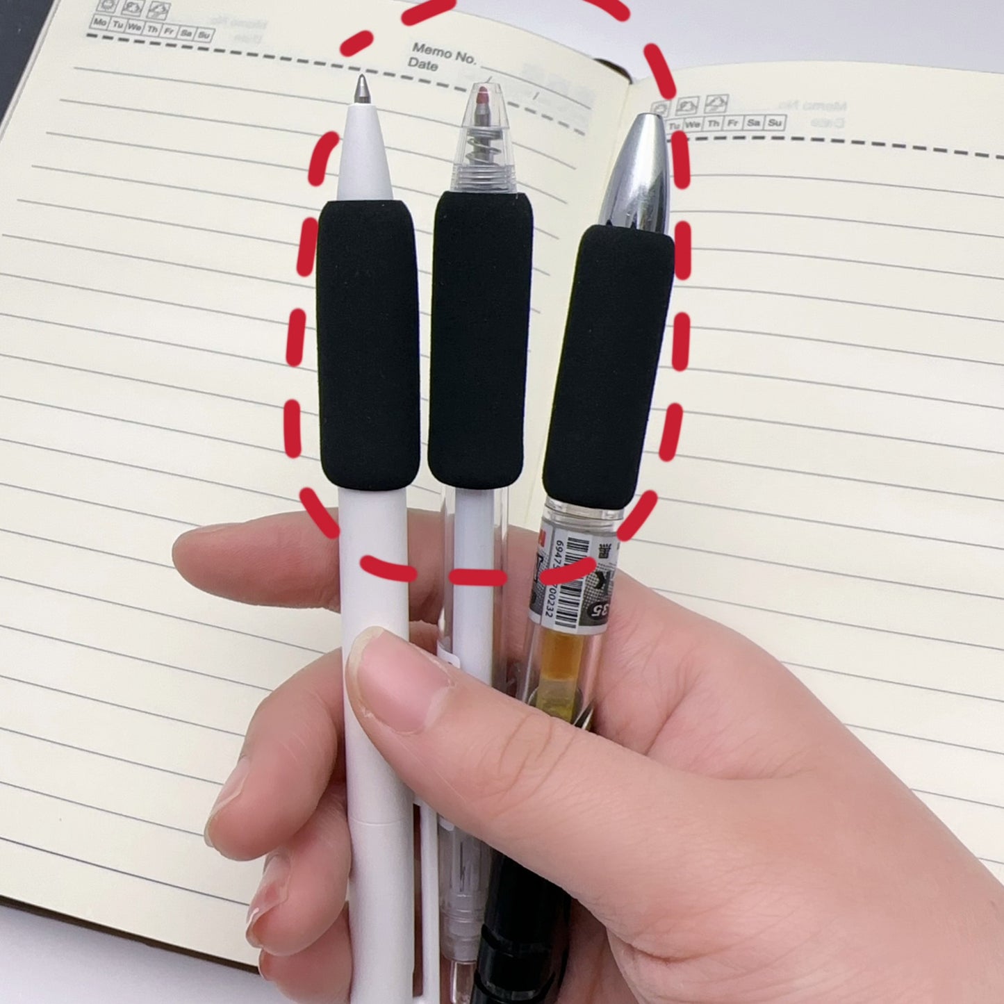 Large Black Sponge Pen Grip – Soft Comfort Sleeve for Ballpoint & Gel Pens (Ø9mm)