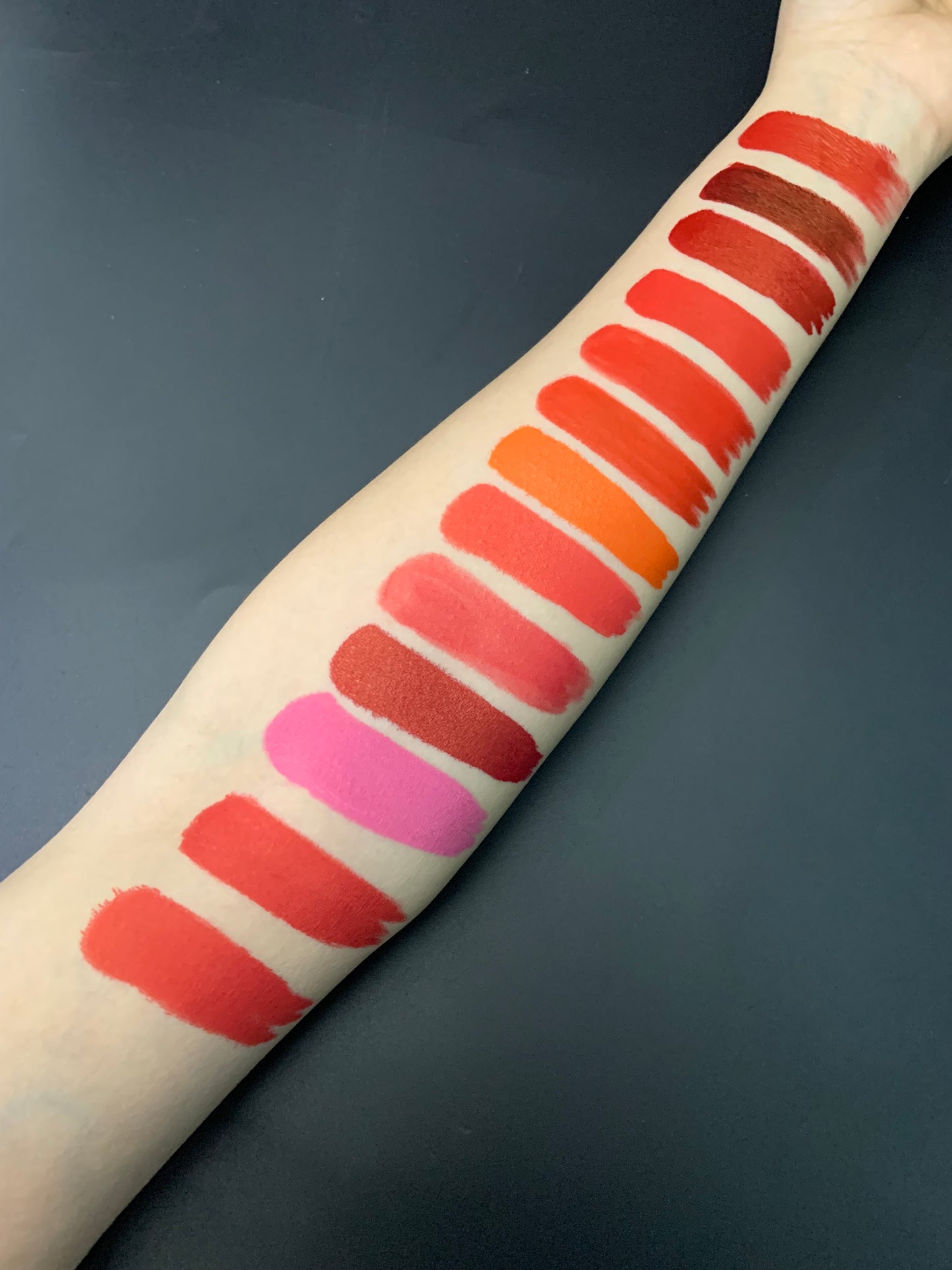 Colección Radiant Lip: un espectro de tonos impresionantes, pigmento de colorete labial líquido de 12 ml