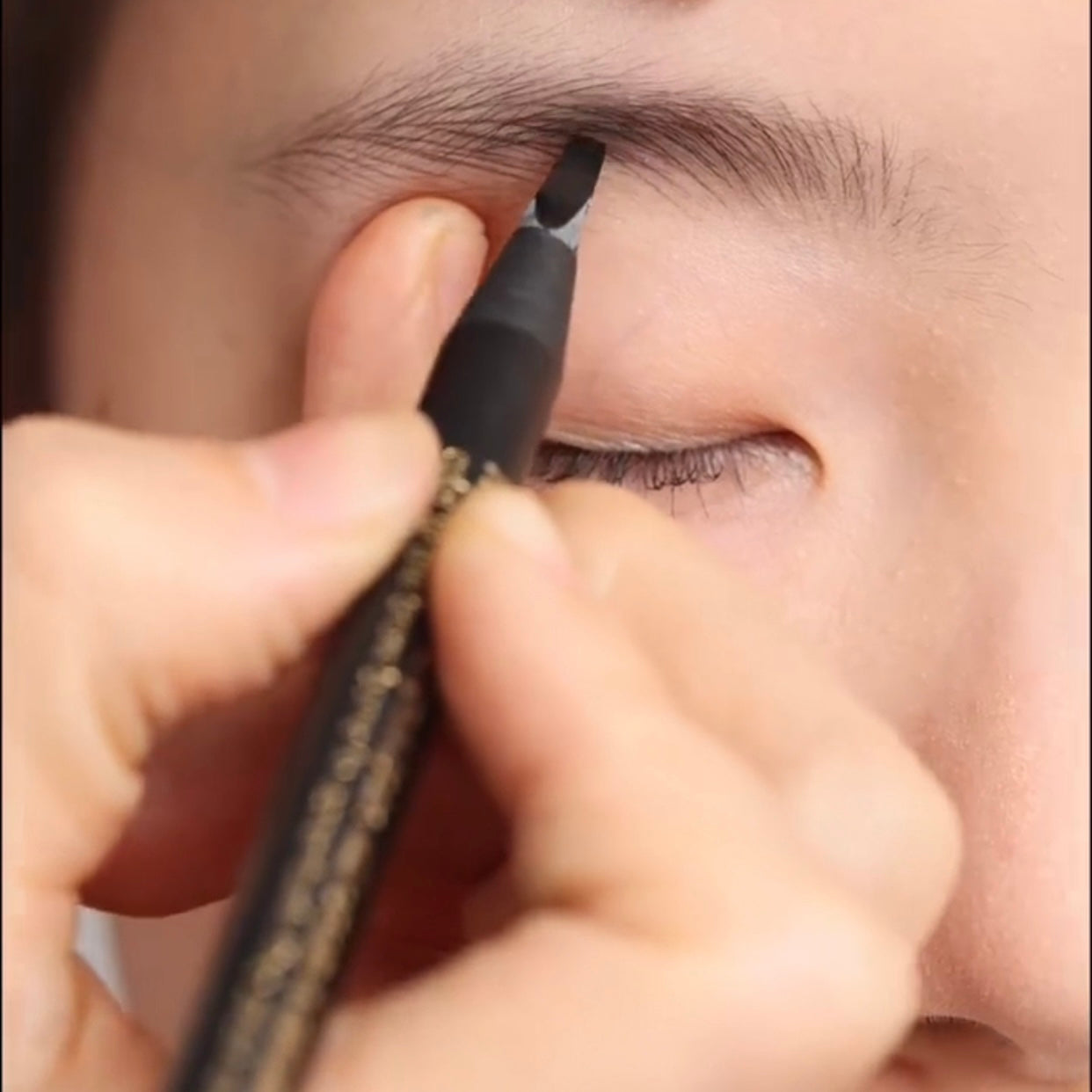 Schwarzer Permanent Makeup Microblading Augenbrauenstift