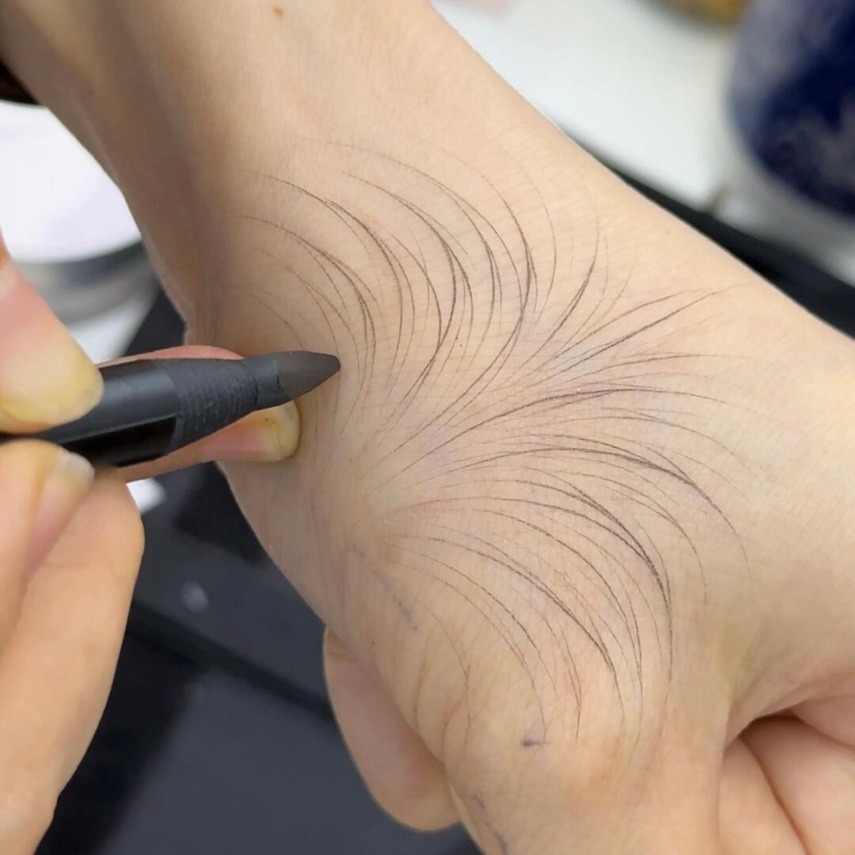 Schwarzer Permanent Makeup Microblading Augenbrauenstift