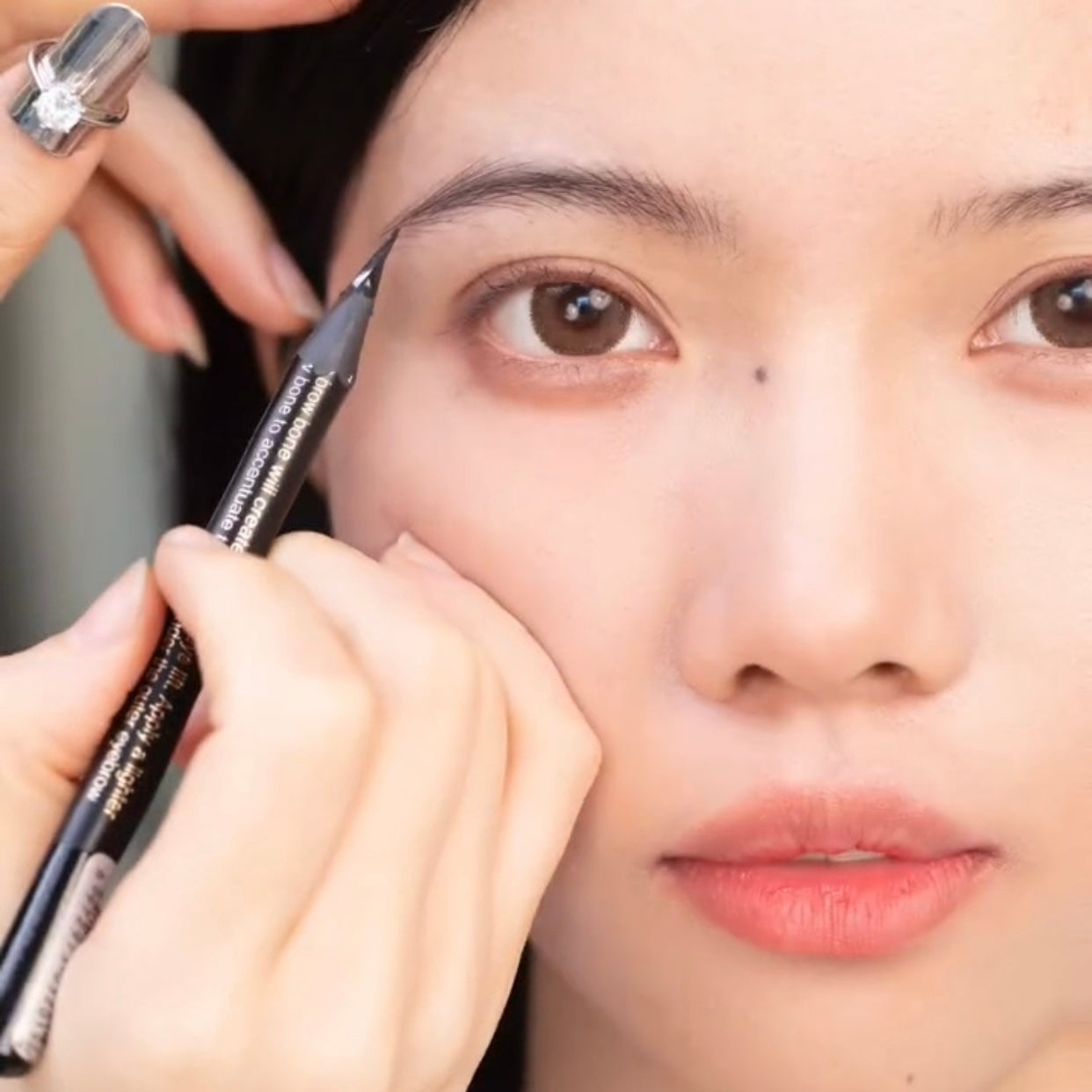 Schwarzer Permanent Makeup Microblading Augenbrauenstift