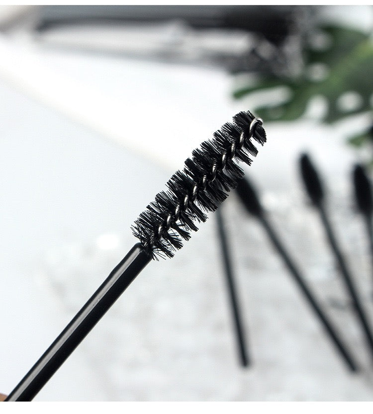 Doppelt verwendbare schwarze Spiralbürste für Augenbrauen und Wimpern