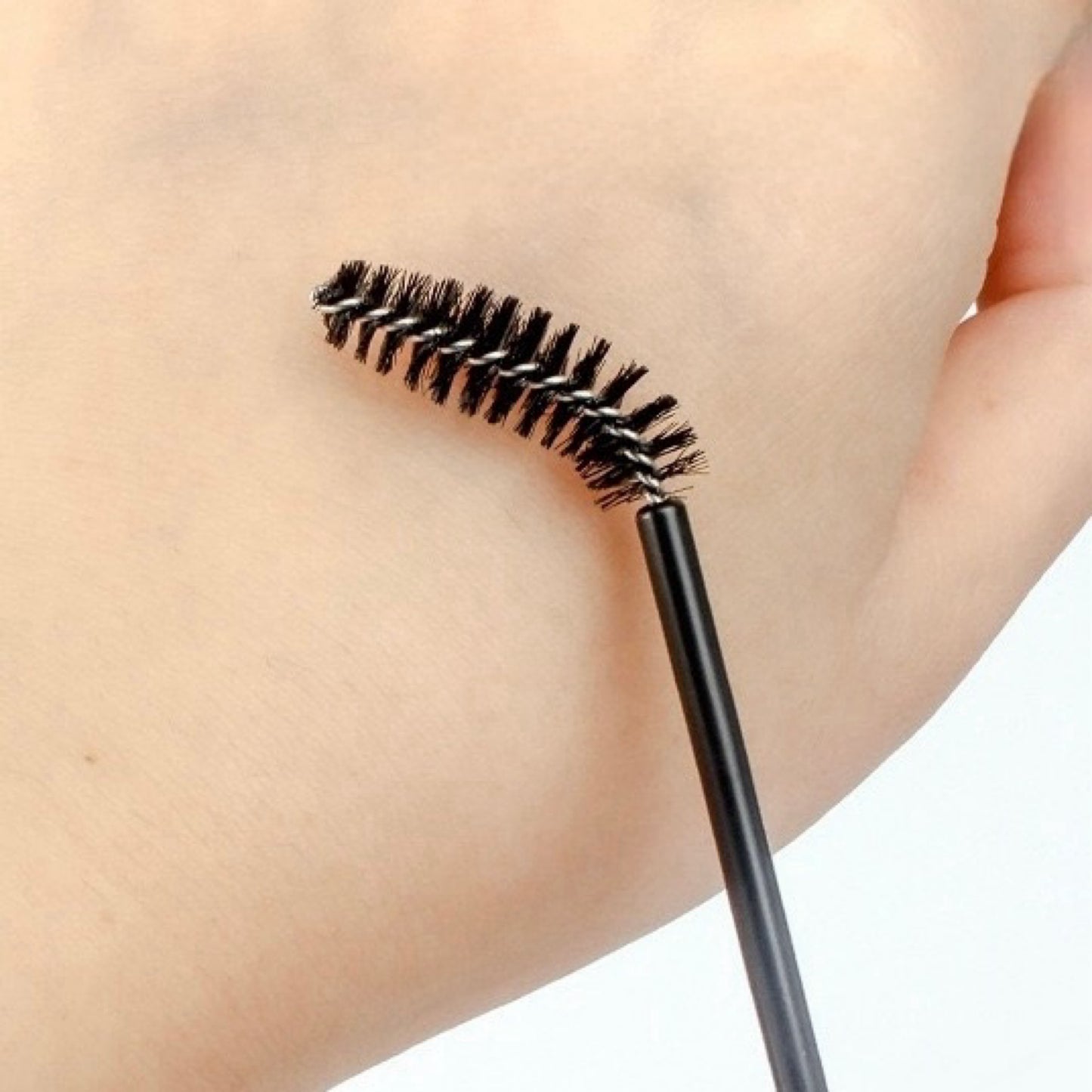 Doppelt verwendbare schwarze Spiralbürste für Augenbrauen und Wimpern