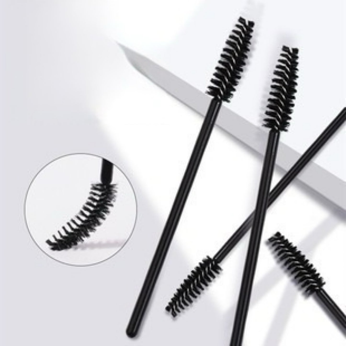 Doppelt verwendbare schwarze Spiralbürste für Augenbrauen und Wimpern