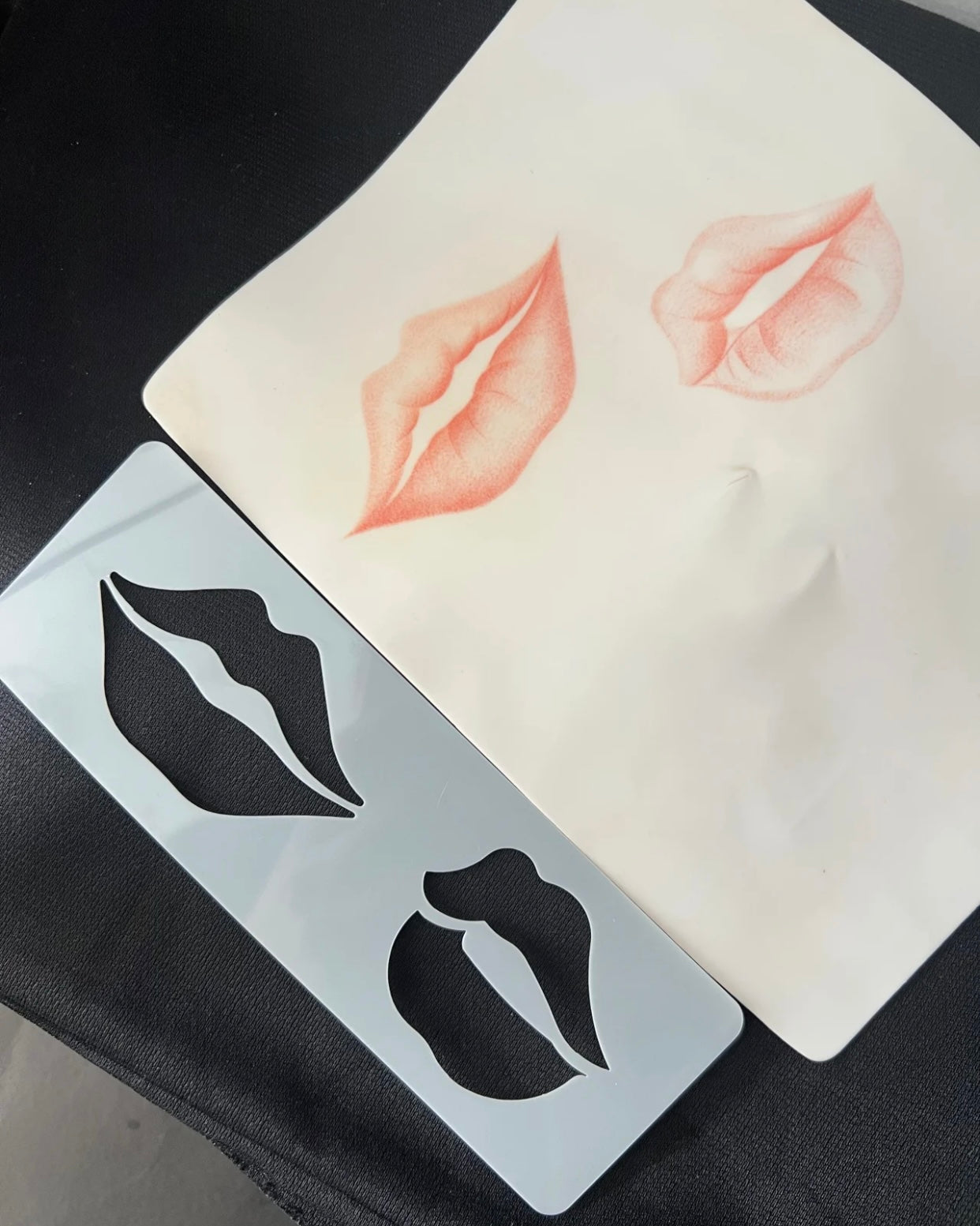 🔥 3-in-1 Eyebrow & Lip Shaping Stencil Set